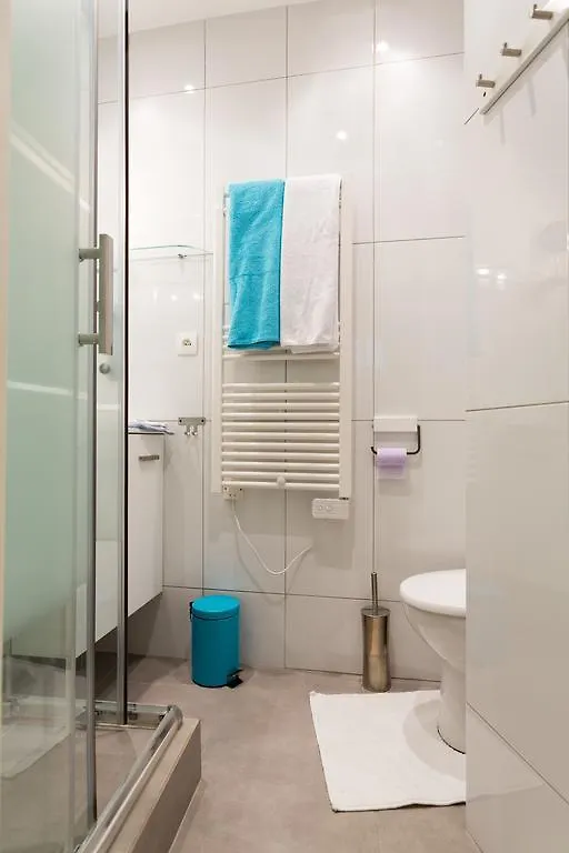 아파트먼트 프티 샹 Ii B&B