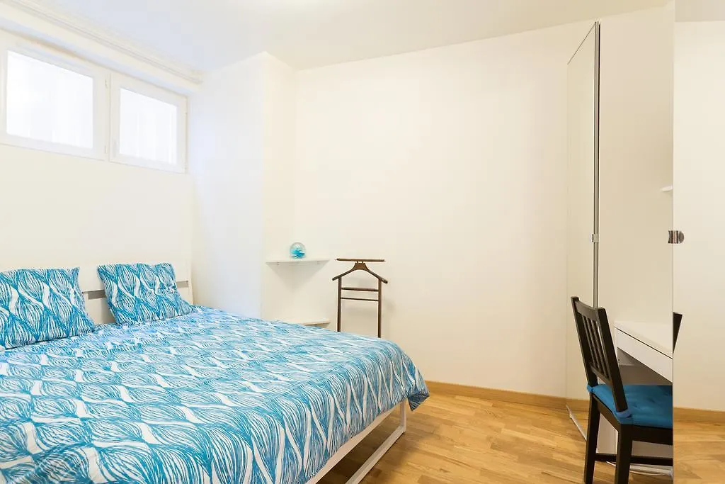 Petits Champs Ii Bed & Breakfast *